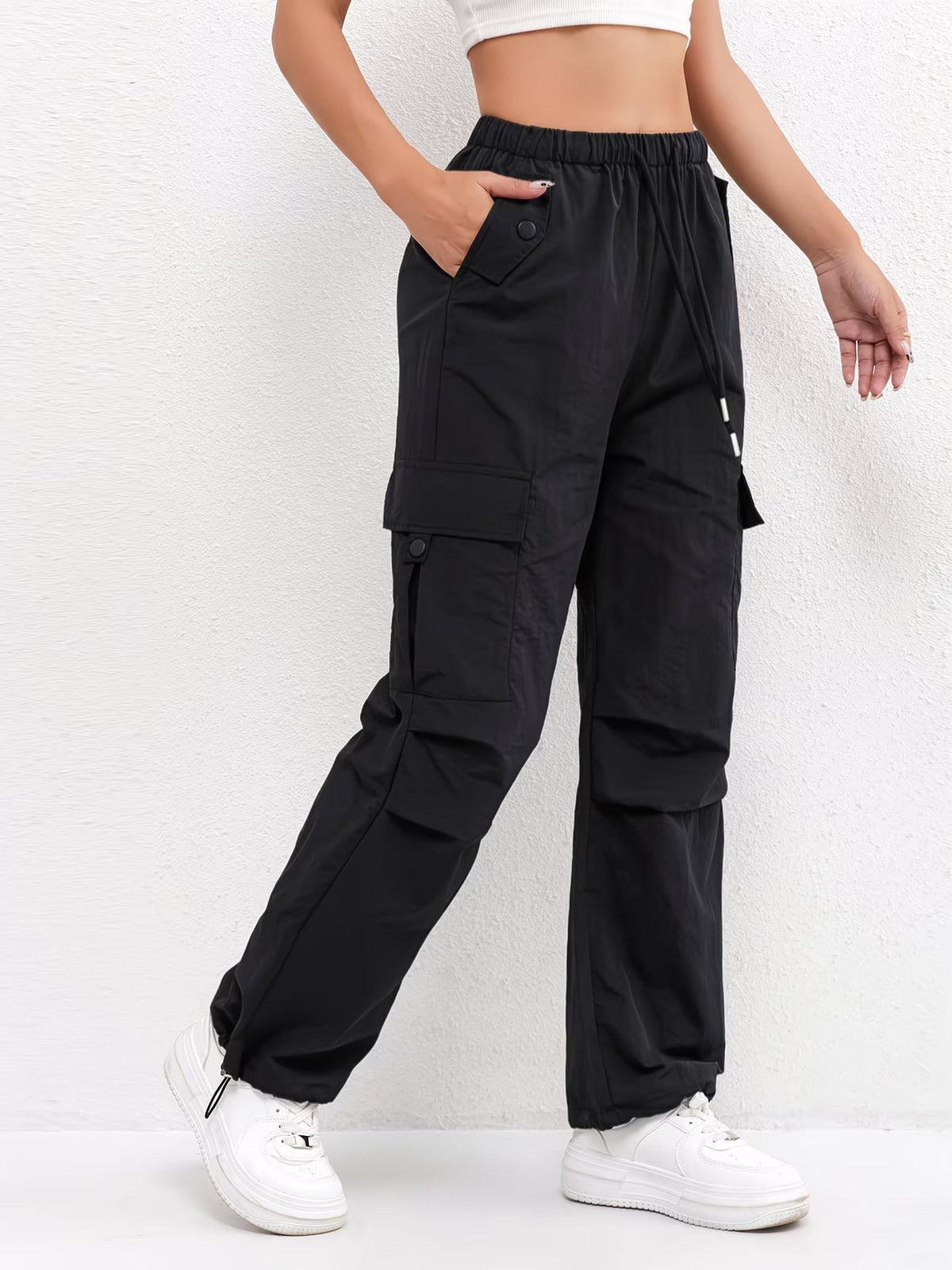 Pantaloni cargo leggeri da donna a vita alta - modello comodo a gamba dritta con coulisse e tasche funzionali per viaggi estivi e look casual quotidiani