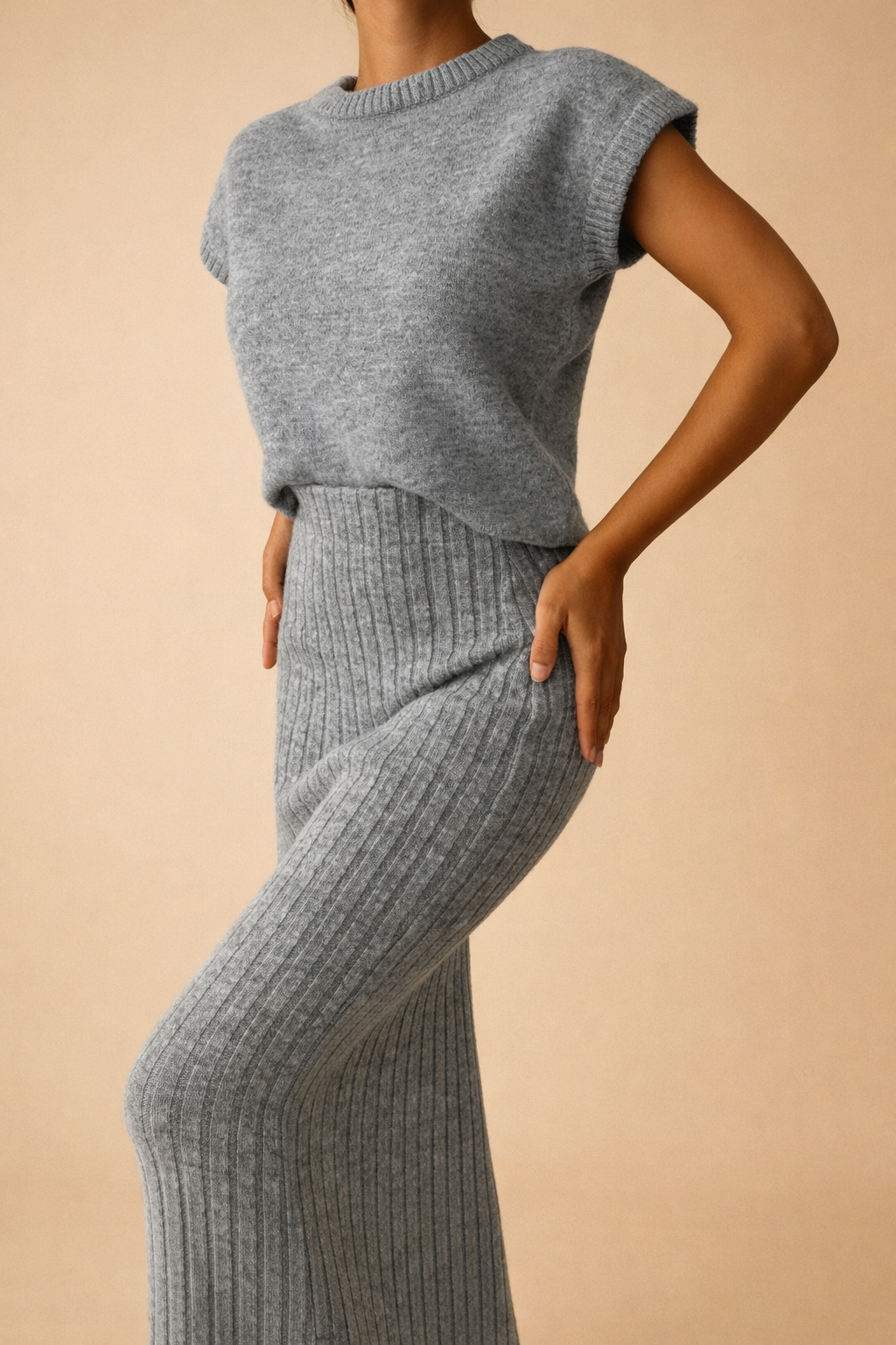 Set de fustă midi din tricot reiat pentru femei - pulover lejer cu mâneci scurte și fustă creion cu talie înaltă pentru ținute casual elegante