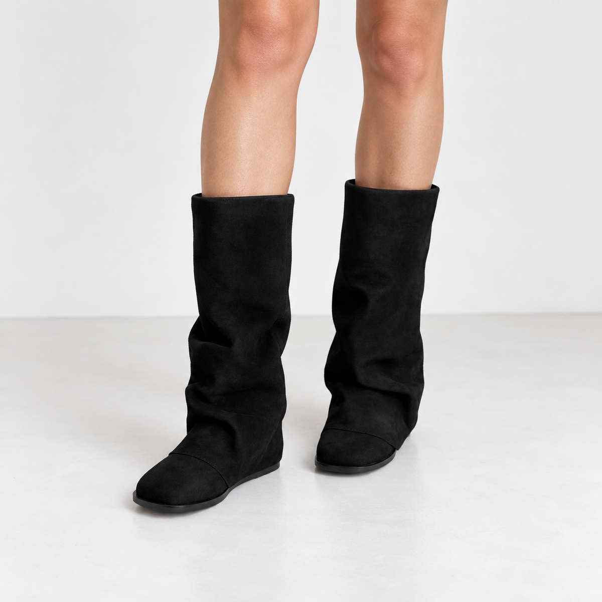 Women’s Cowhide Leather Mid-Calf Boots – Slouchy Low-Heel Pull-On Style for Autumn and Winter Wear