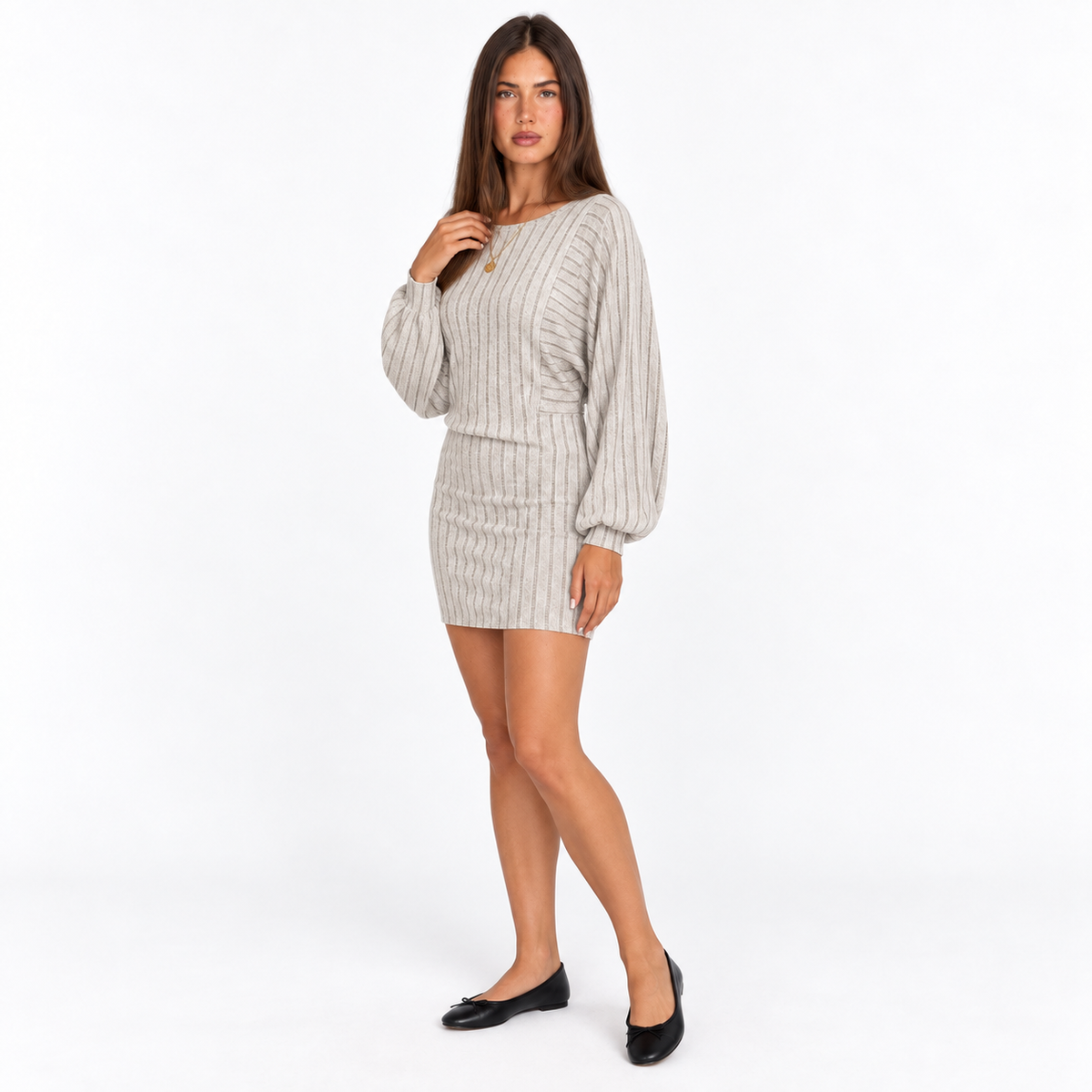 Damen-Strickminikleid mit Rippenmuster – Langarmstil mit asymmetrischem Saum für lässige Herbst- und Wintertage sowie stilvolle gesellschaftliche Anlässe
