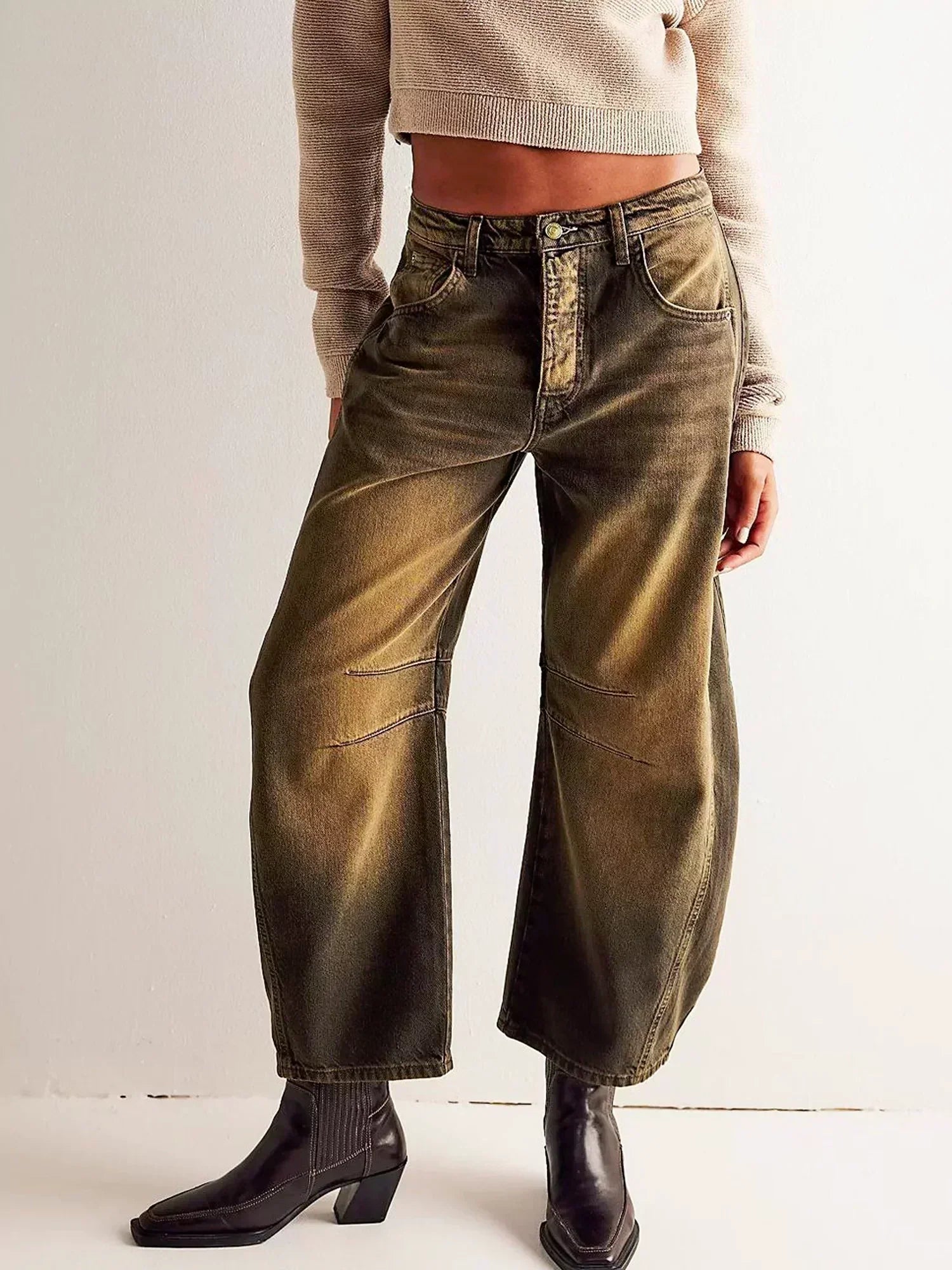 Women’s Printed Barrel-Leg Jeans – Relaxed Statement Denim for Streetwear and Weekend Outfits