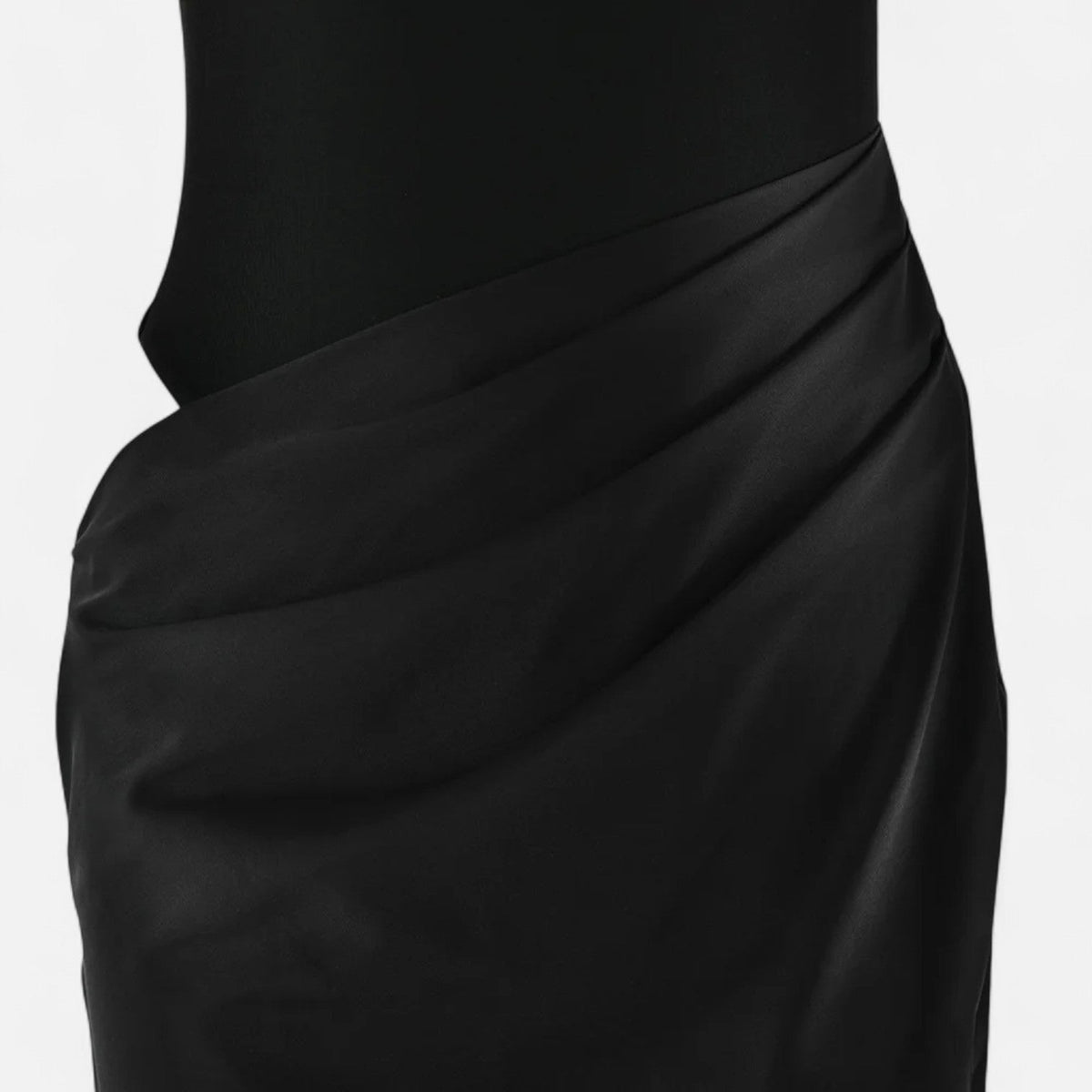 Damen-Maxikleid mit Neckholder und Cut-outs – gerafftes Abendkleid für Galas und Partys