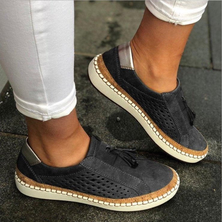 Damesneakers med perforering og slip-on-design – lette vandresko med kvastdetalje og plateau til rejser, weekendture, shopping, afslappet bybrug og hverdagsstil om sommeren