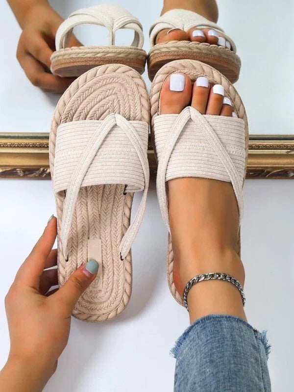 Damen-Sandaletten mit gepolstertem Slingback-Riemen – Sommerschuhe mit gekreuzten Riemen und strukturierter Sohle für Urlaub, Strandtage, Reisen und bequemes Gehen im Alltag