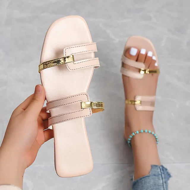 Sandalias planas para mujer con doble tira, detalle dorado y punta abierta