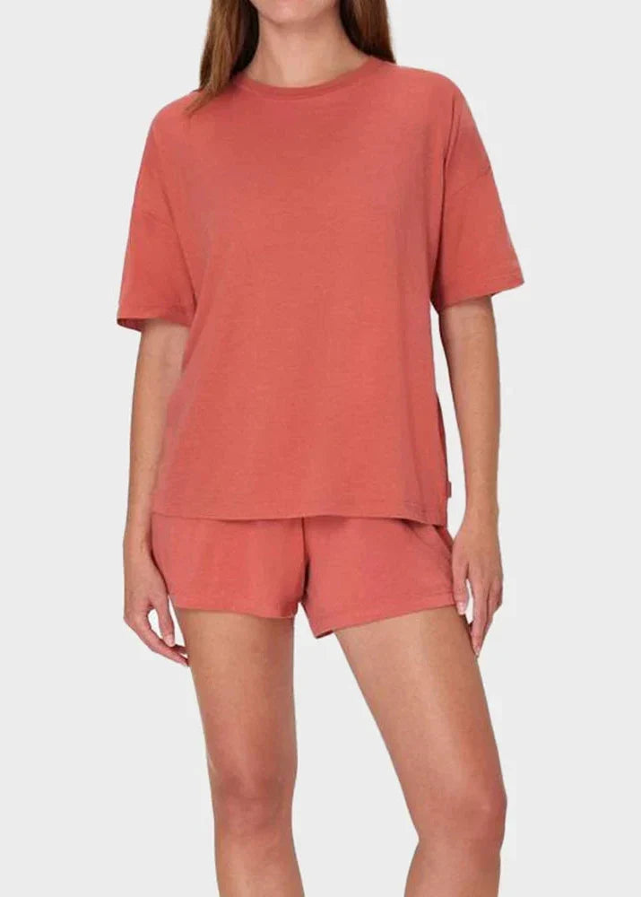 Tweedelige loungewearset voor dames van een zachte modalblend - oversized T-shirt met korte mouwen en shorts met elastische taille voor ontspannen thuis- en nachtkleding