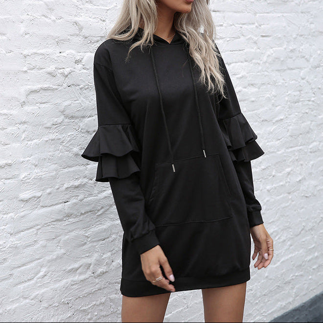 Dámske oversized mikinové mini šaty s kapucňou – pohodlné šaty s dlhými rukávmi, volánikovými detailmi, šnúrkami a klokankovým vreckom na bežné nosenie na jeseň a zimu