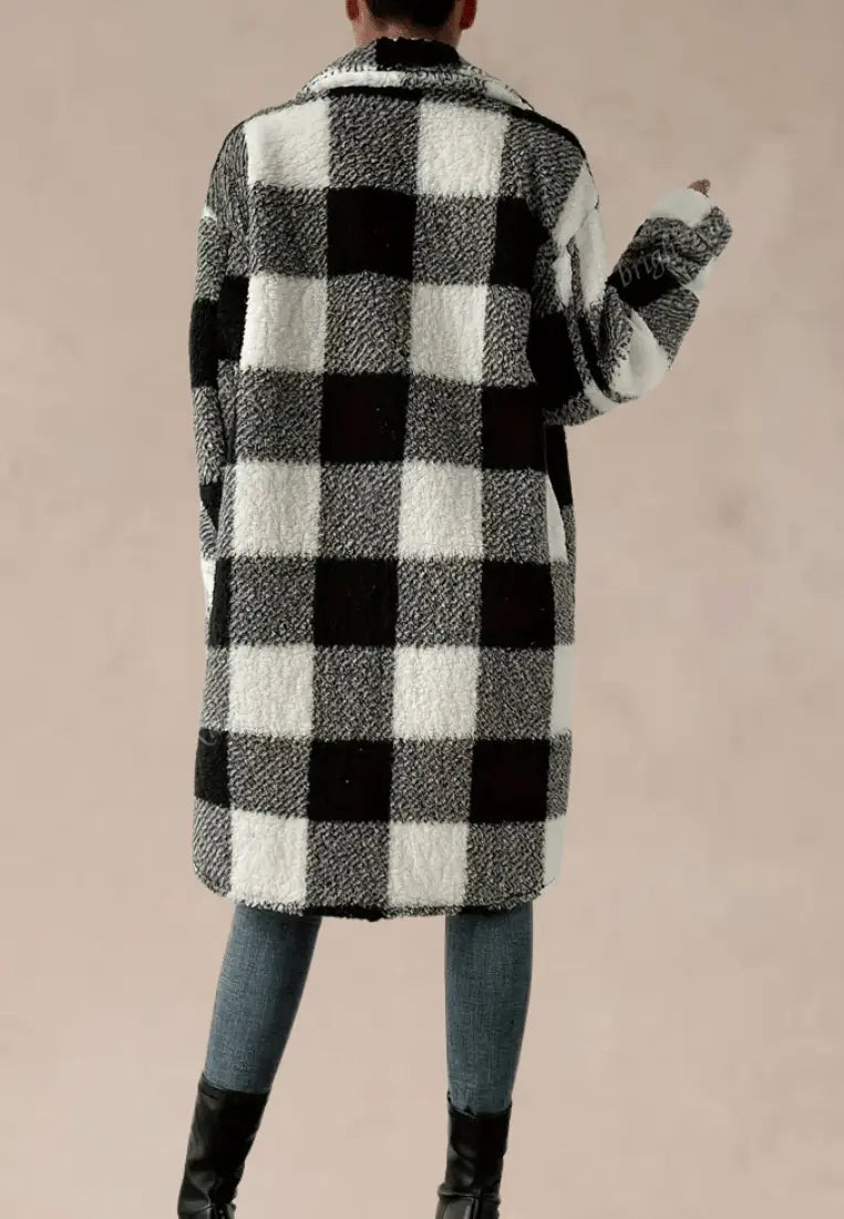 Women's Longline Teddy Fleece Coat with Classic Printed Design and Button Front – Soft Plush Relaxed Fit Winter Overcoat with Collar and Chest Pockets for Cosy Autumn and Winter Casual Streetwear