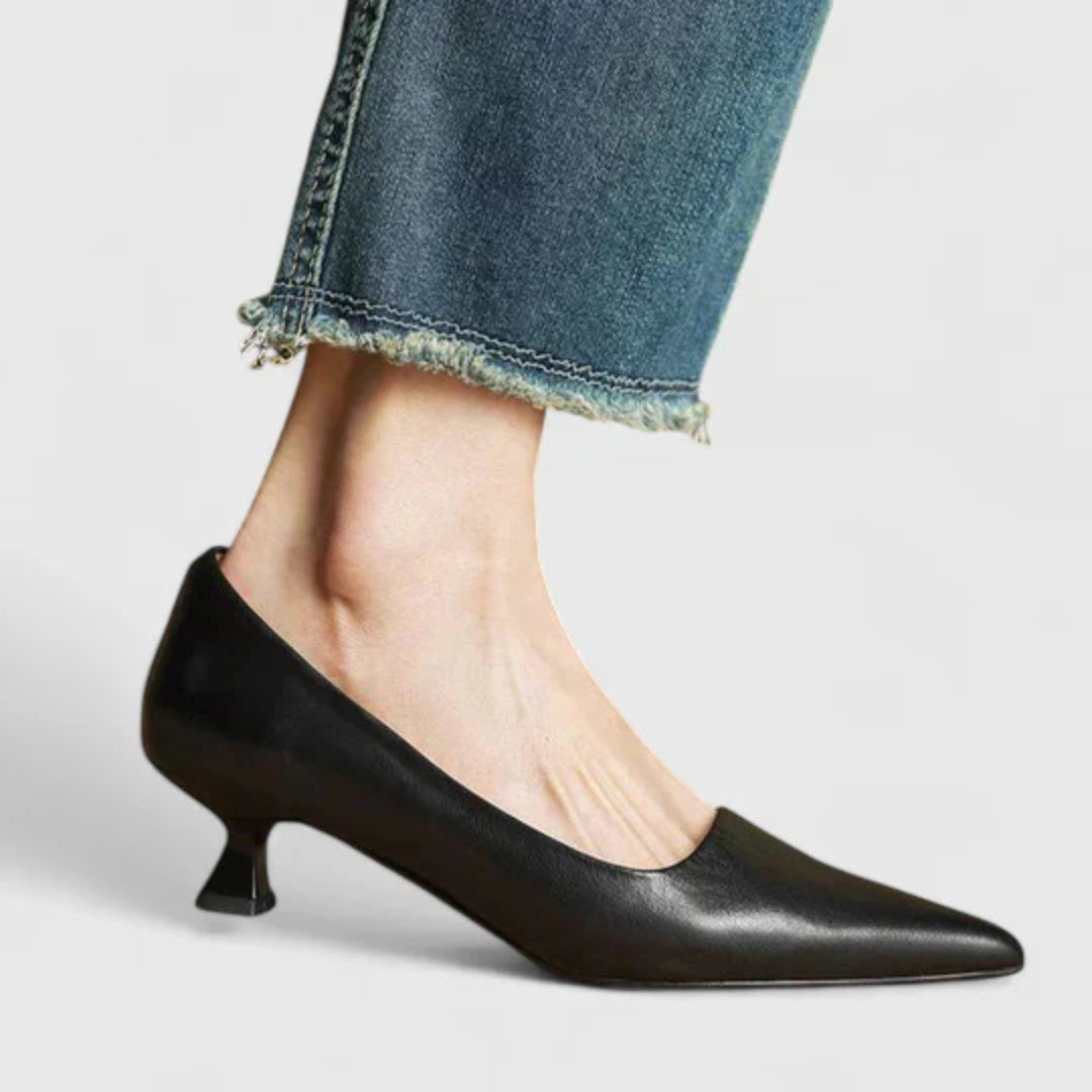 Sapatos de salto baixo pontiagudos para mulher – Calçado elegante para o escritório e para ocasiões noturnas