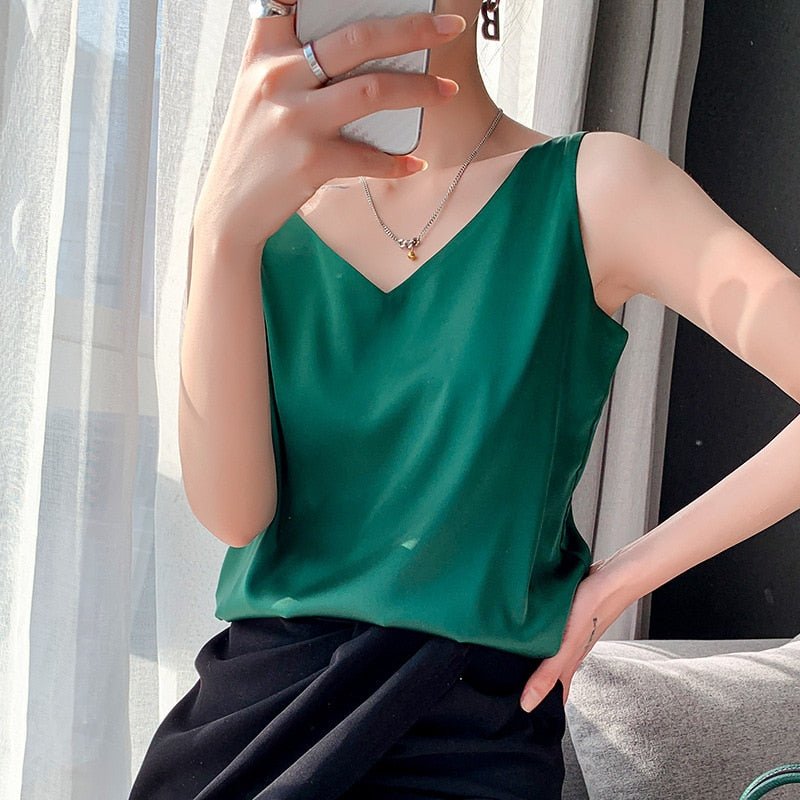 Top de cetim feminino sem mangas e com decote em V – estilo elegante de verão para o escritório e para a noite