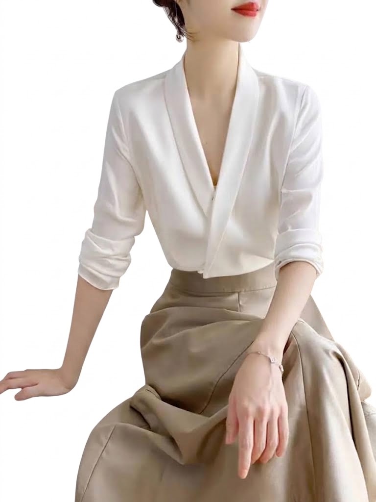 Dámská saténová halenka s výstřihem do V – elegantní model s dlouhými rukávy do kanceláře i na večer