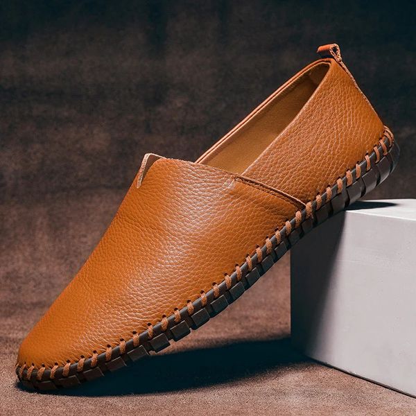Men’s Casual Slip-On Loafers – Textured Moccasin Style for Spring Travel
