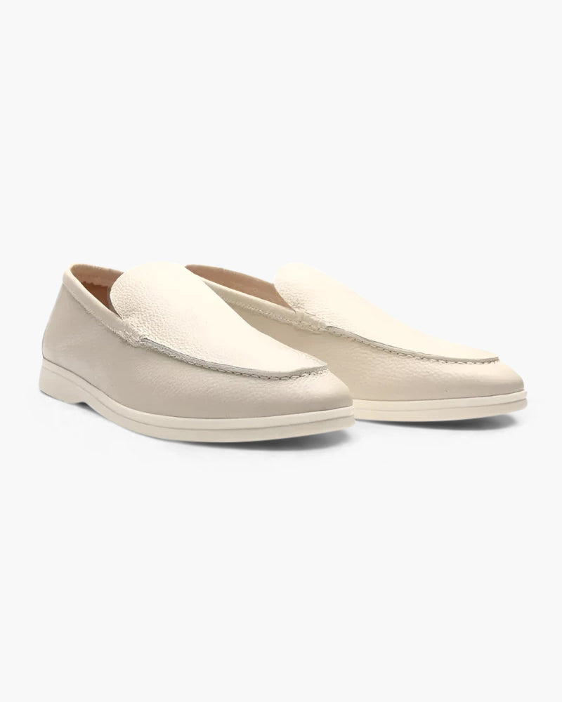 Herre loafers i tekstureret læder med fleksibel kontrastsål