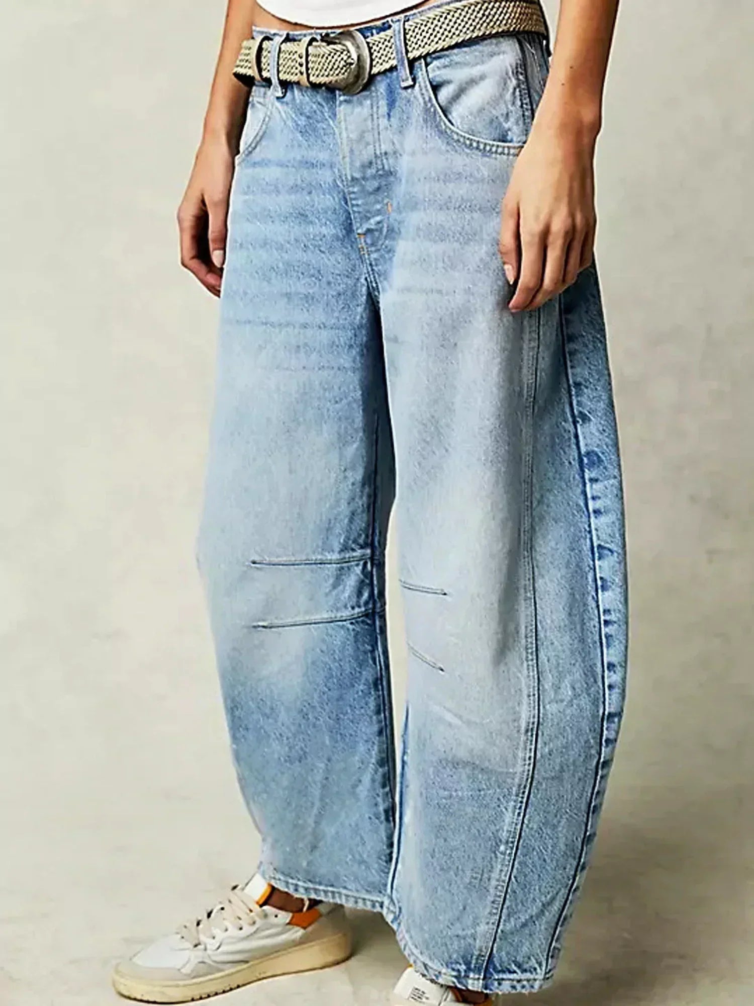 Women’s Printed Barrel-Leg Jeans – Relaxed Statement Denim for Streetwear and Weekend Outfits