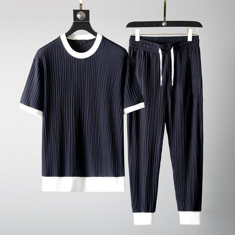 Conjunto de duas peças para homem, com T-shirt plissada – Top de gola redonda com textura e calças jogger de corte descontraído
