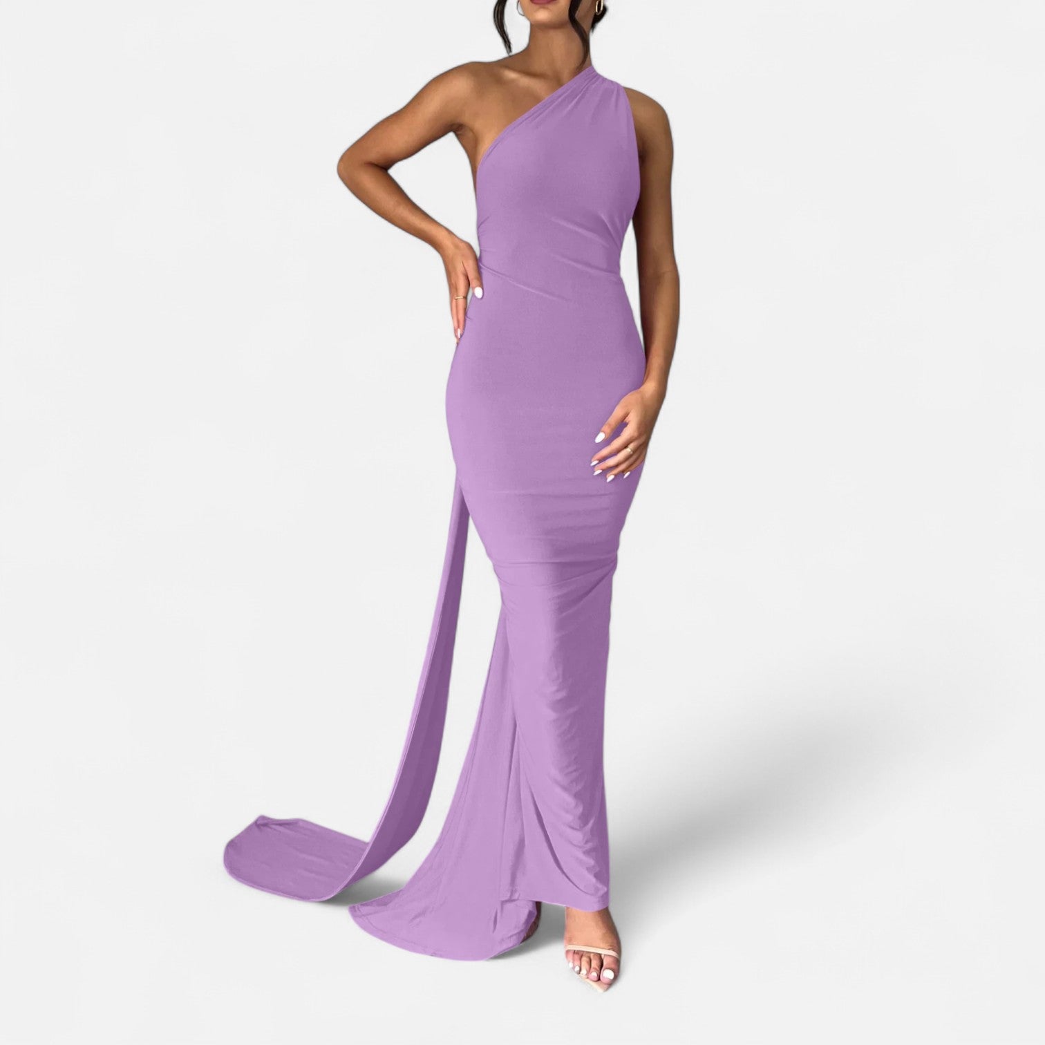 Elegant maxi-kjole til kvinder med én skulder og halterneck – figursyet kjole til aftenarrangementer