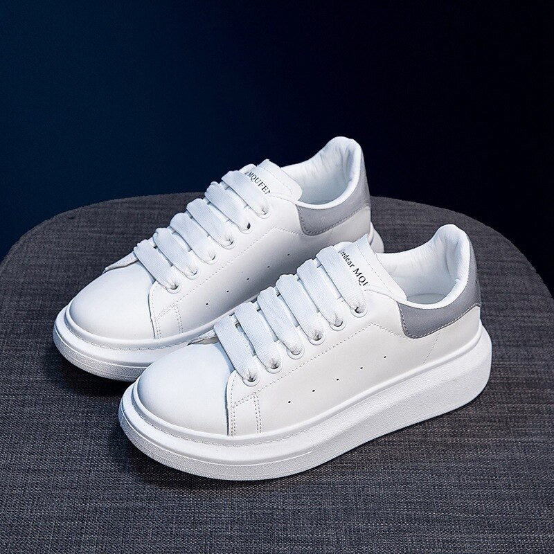 Sapatilhas com plataforma e atacadores para mulher, com painéis lisos na parte superior – sapatos rasos de estilo minimalista para o dia a dia