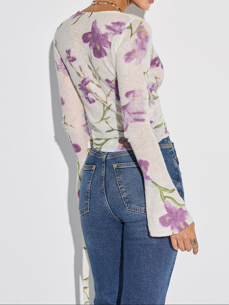 Blusa cruzada de punto estampada y elegante para mujer con escote en V y lazo lateral – top ajustado de manga larga para primavera y verano, y looks casuales elegantes