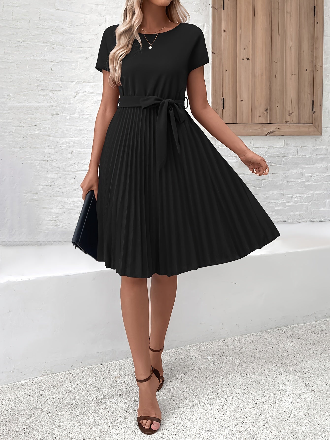Vestido midi plisado para mujer con cinturón y manga corta estilo