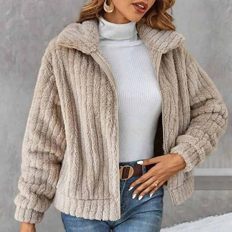 Women’s Plush Zip-Up Fleece Jacket – Soft Relaxed Layer for Autumn and Winter