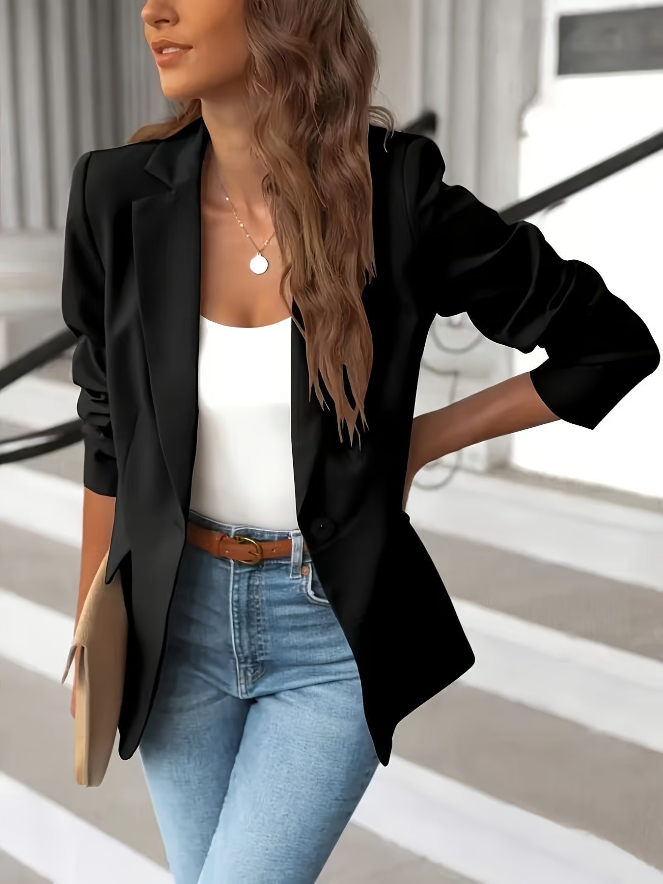 Dámské volné sako s jedním knoflíkem – elegantní vrstva do kanceláře pro business casual styl