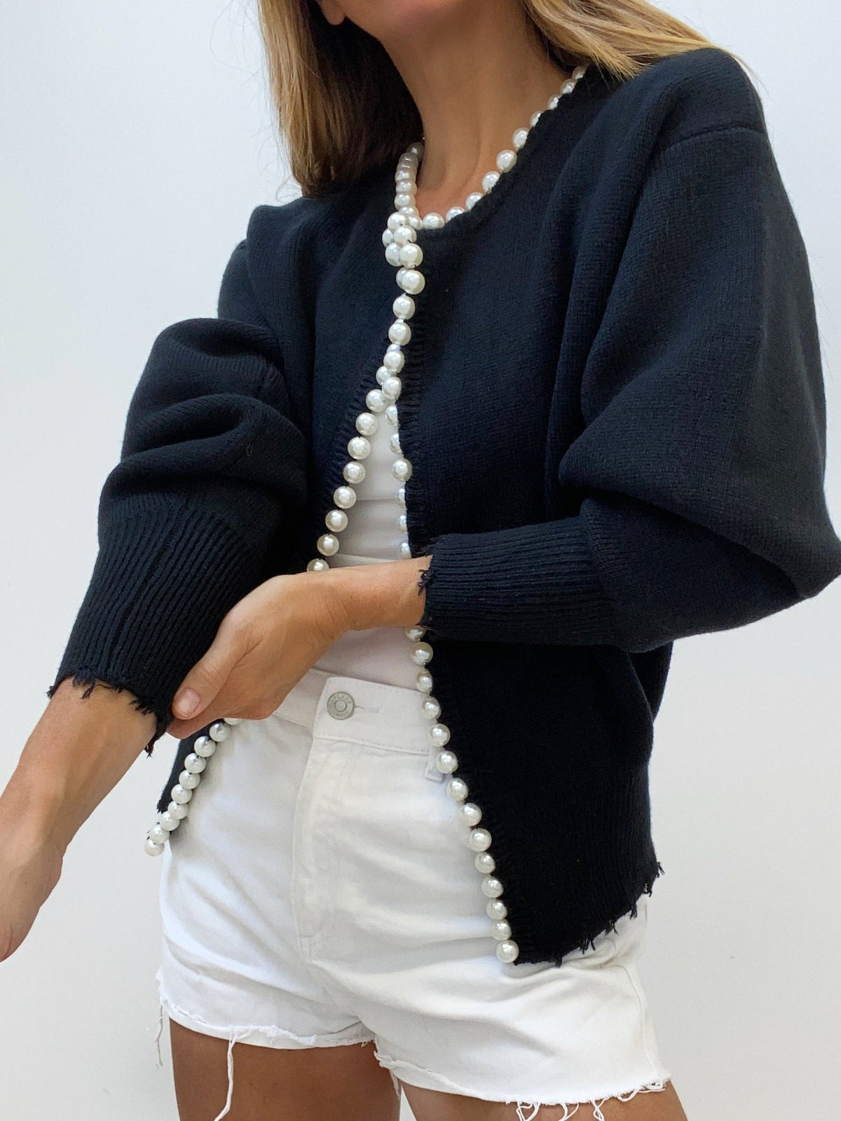 Elegant gebreid damesvest met parelversiering en ribmanchetten - losvallend vest met open voorkant voor chic-casual kleding in de herfst en winter