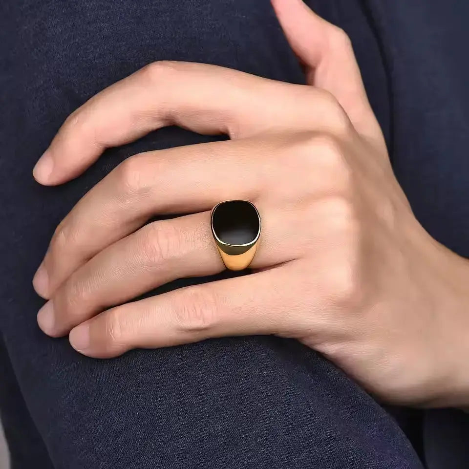 Men’s Stainless Steel Signet Ring – Bold Vintage-Inspired Statement Jewellery