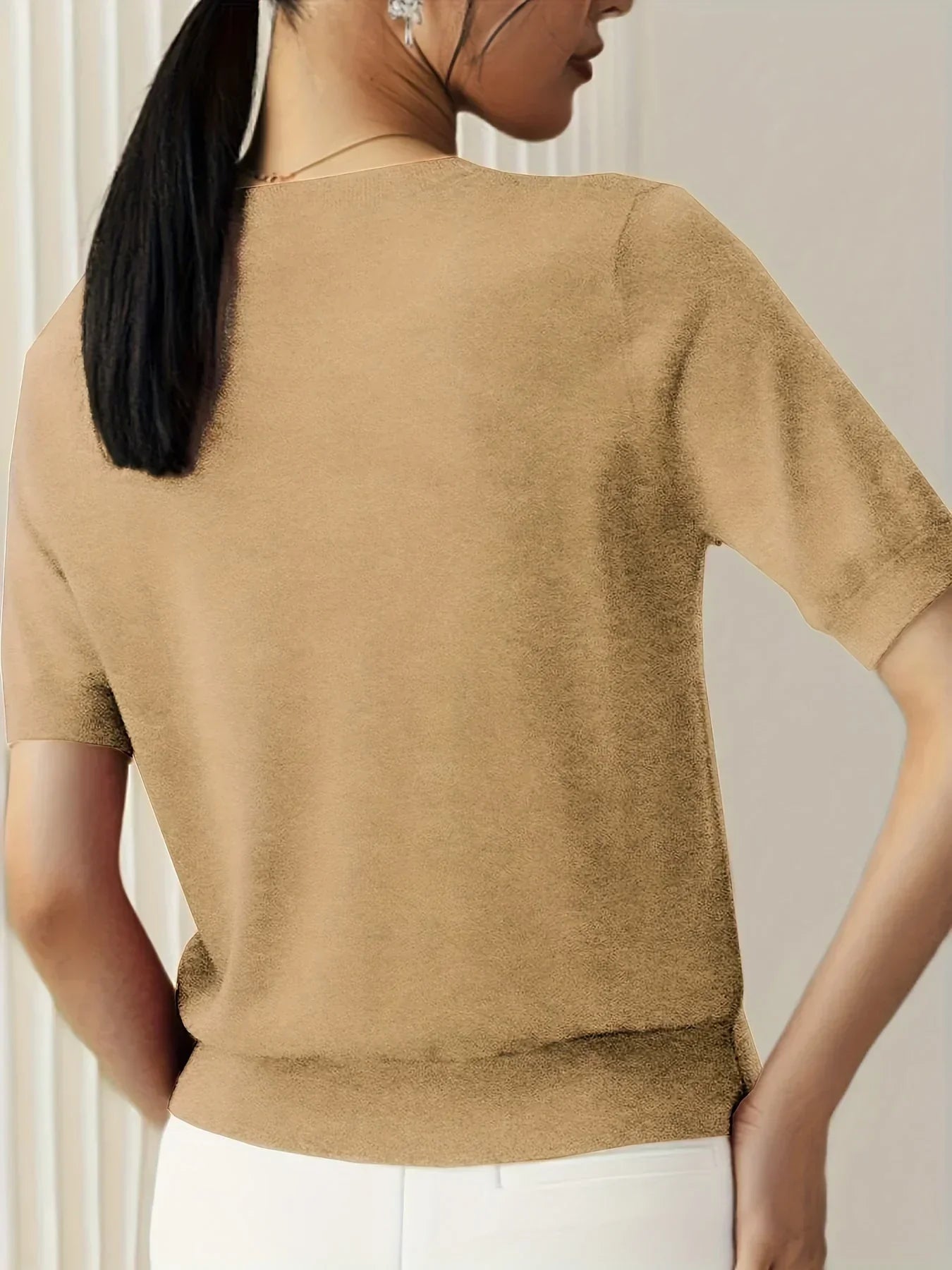 Women’s Fine Knit Sweater with Short Sleeves and Ribbed Trim