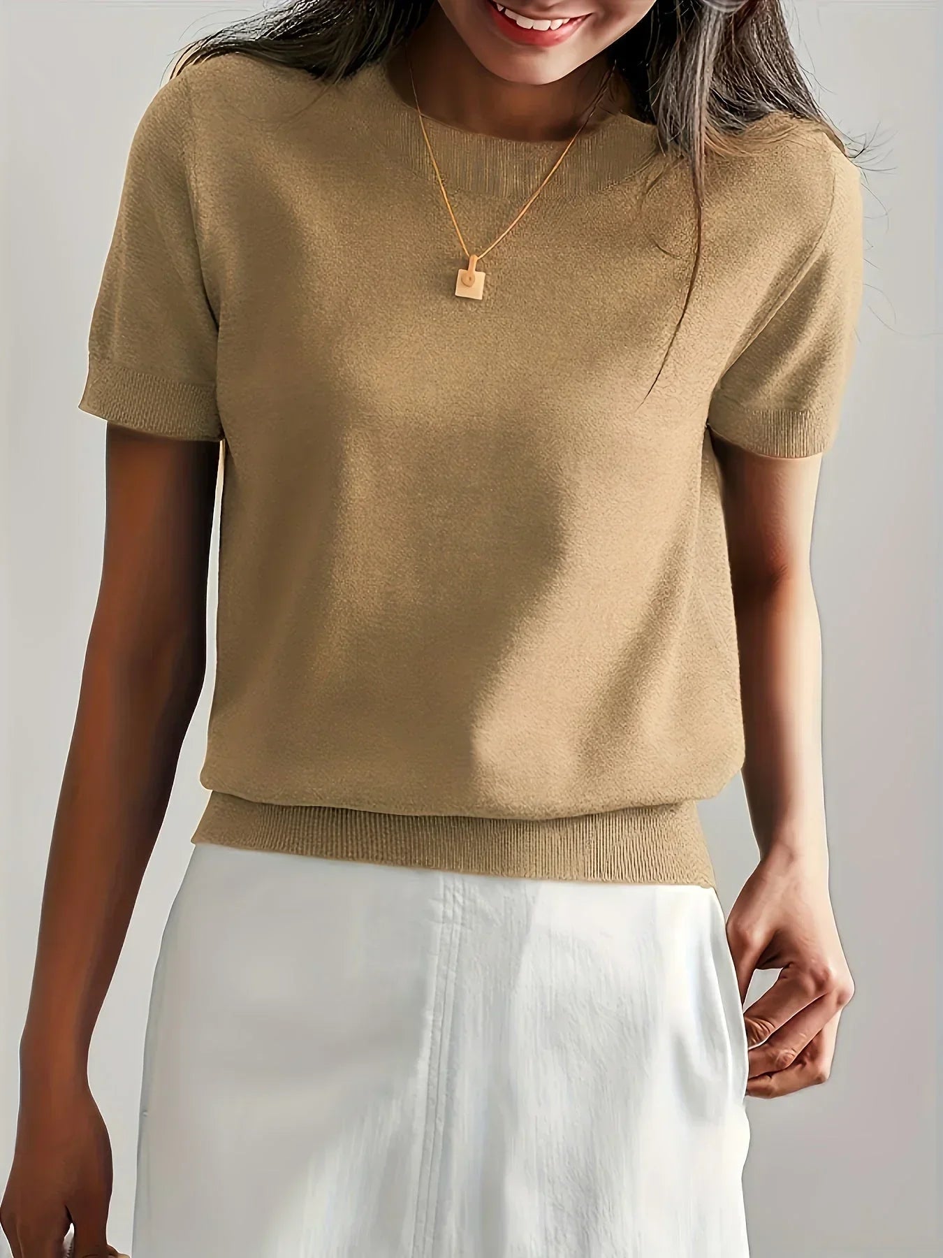 Women’s Fine Knit Sweater with Short Sleeves and Ribbed Trim