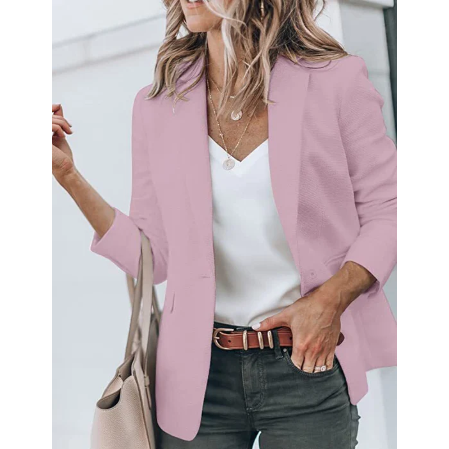 Dámské lehké kancelářské sako bez zapínání – elegantní vrstva na míru do práce i pro smart casual styl