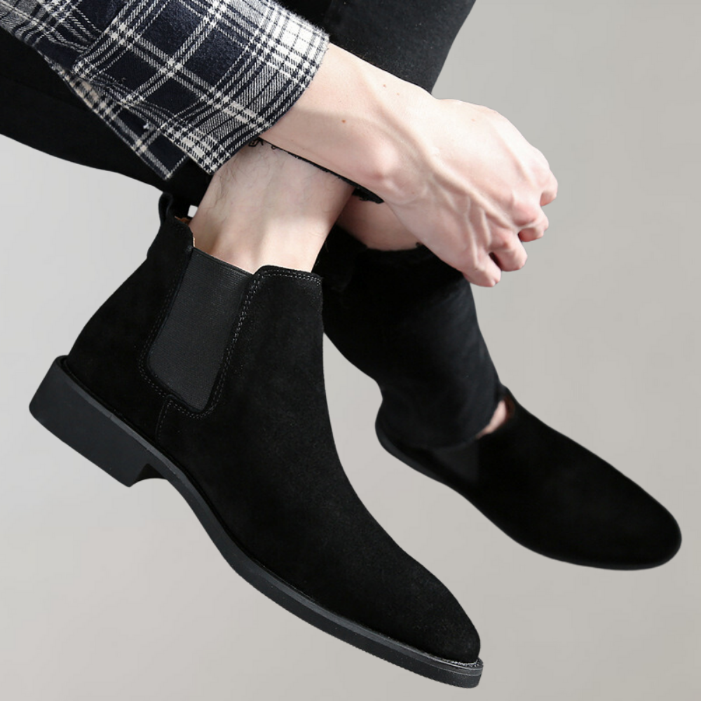 Pánské semišové chelsea boty – elegantní kotníkový design s elastickými bočními panely a nízkým podpatkem