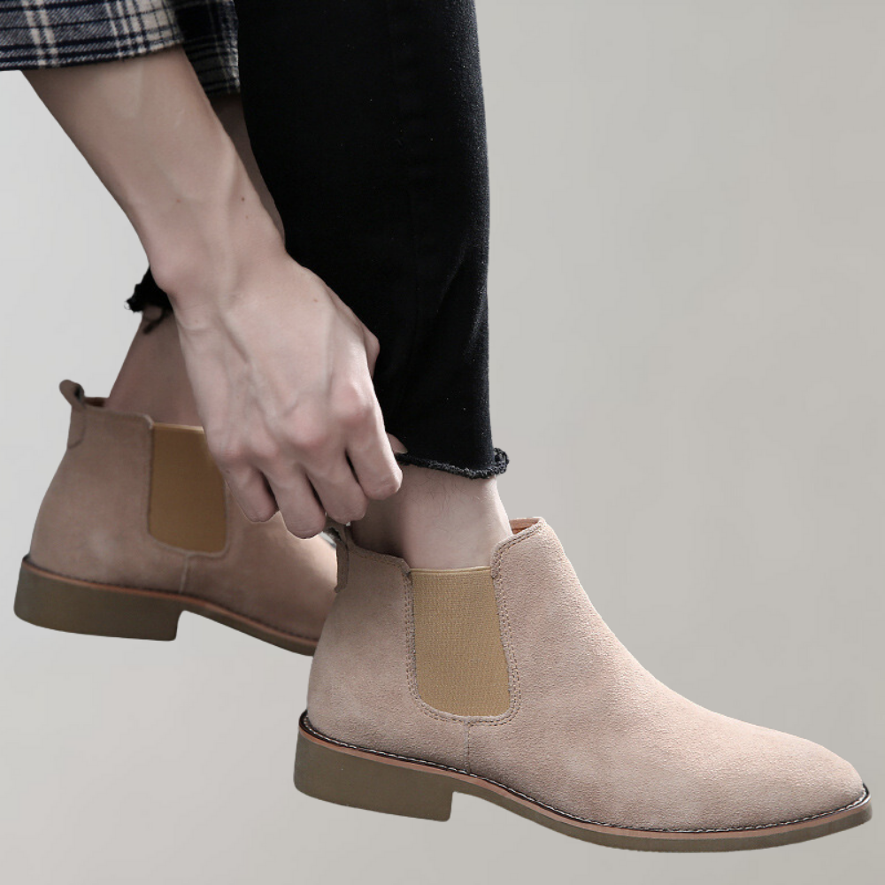 Pánské semišové chelsea boty – elegantní kotníkový design s elastickými bočními panely a nízkým podpatkem