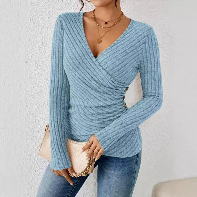 Top avvolgente a coste da donna con scollo a V e dettagli con bottoni in maglia