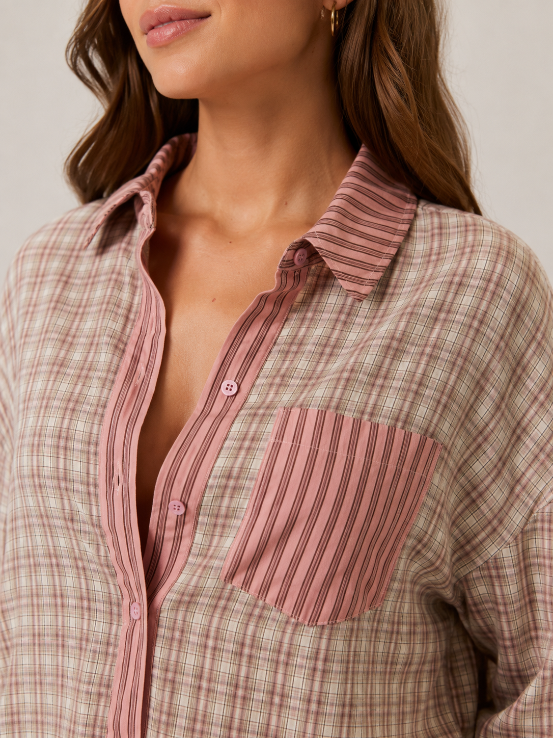 Women’s Plaid Pyjama Set – Relaxed Button-Up Shirt with Drawstring Jogger Trousers for Sleep and Lounging