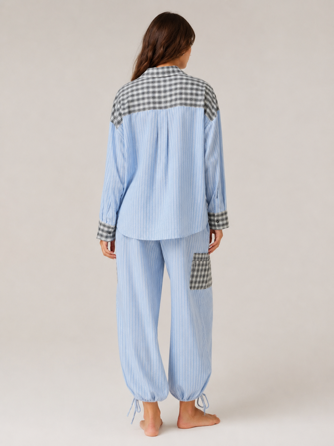 Women’s Plaid Pyjama Set – Relaxed Button-Up Shirt with Drawstring Jogger Trousers for Sleep and Lounging