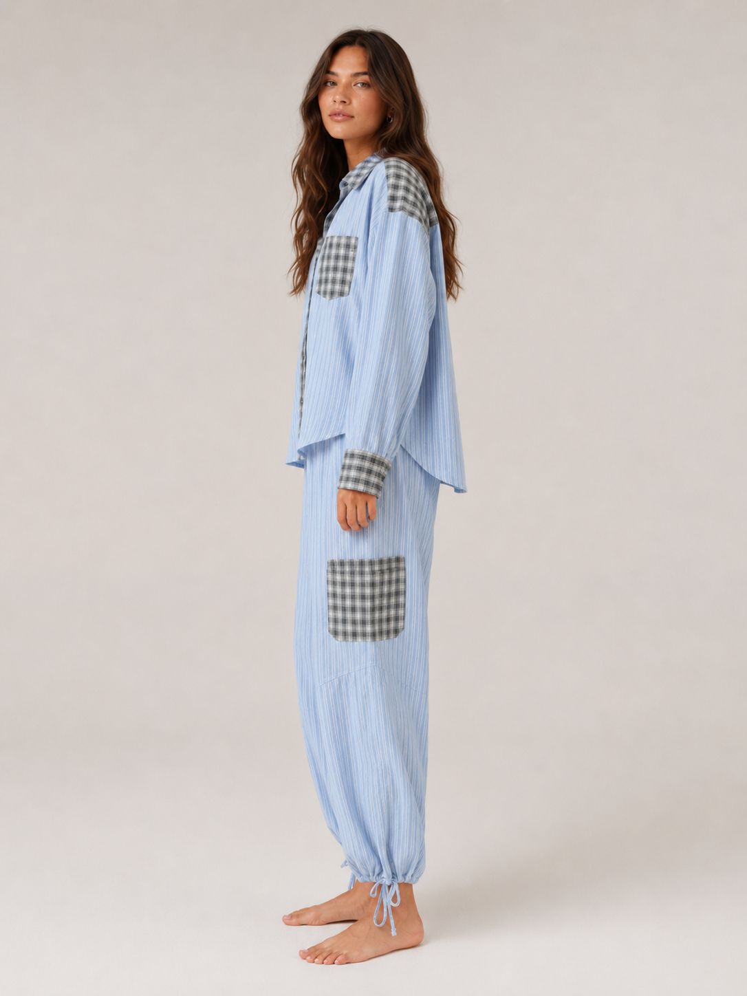 Women’s Plaid Pyjama Set – Relaxed Button-Up Shirt with Drawstring Jogger Trousers for Sleep and Lounging