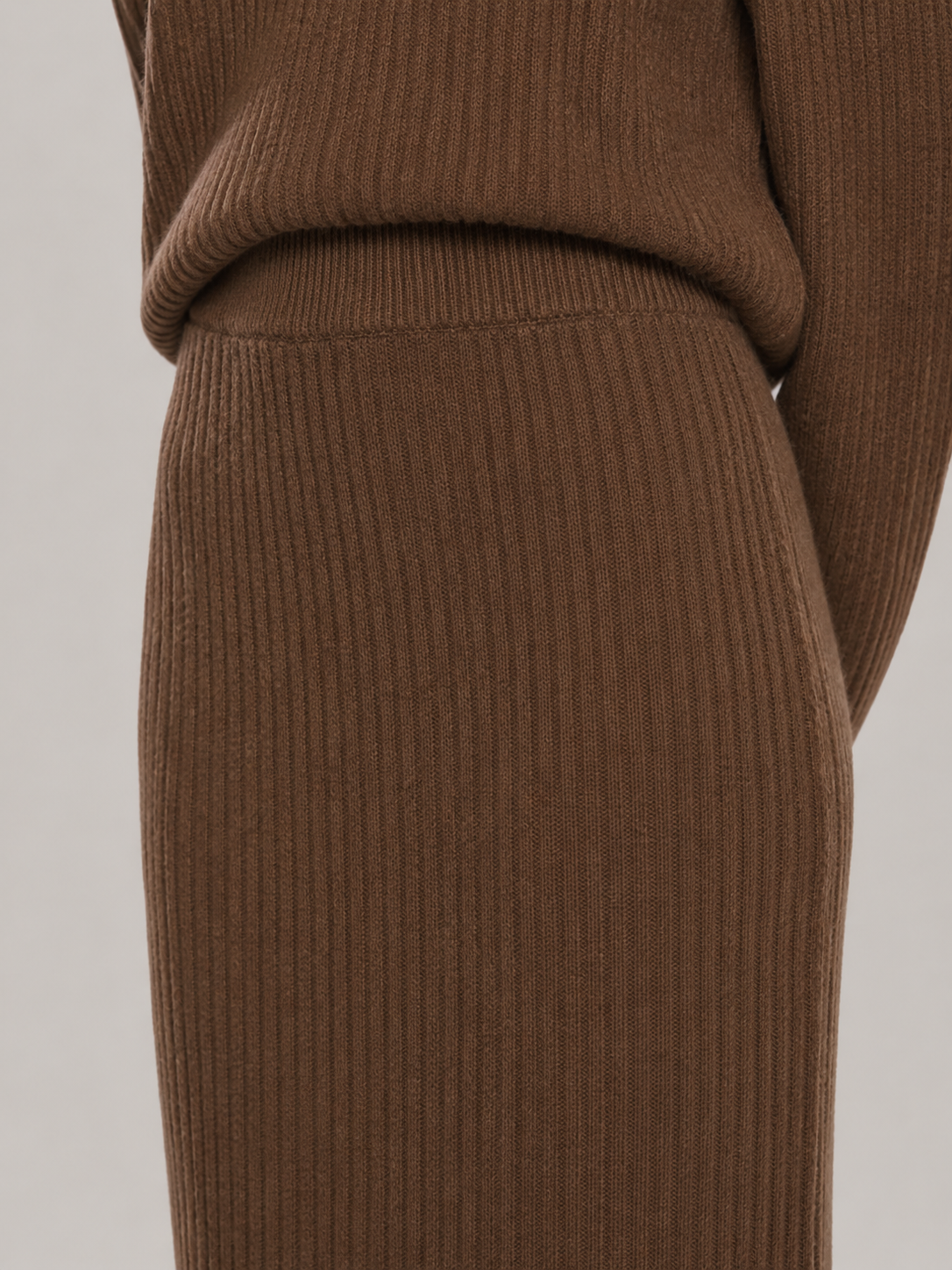 Conjunto de dos piezas de punto acanalado para mujer - Suéter holgado de cuello redondo con falda larga entallada para el otoño