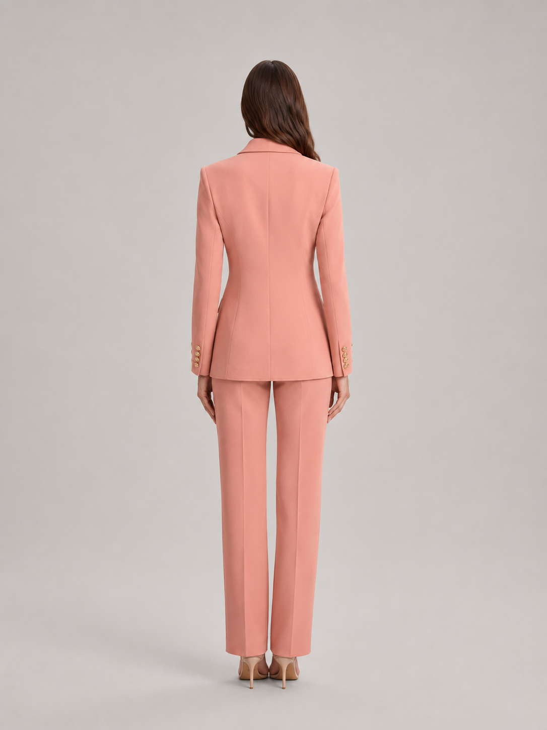 Getailleerd damespak met broek - Getailleerde blazer met goudkleurige knopen met bloemenmotief en wijde broek voor op kantoor