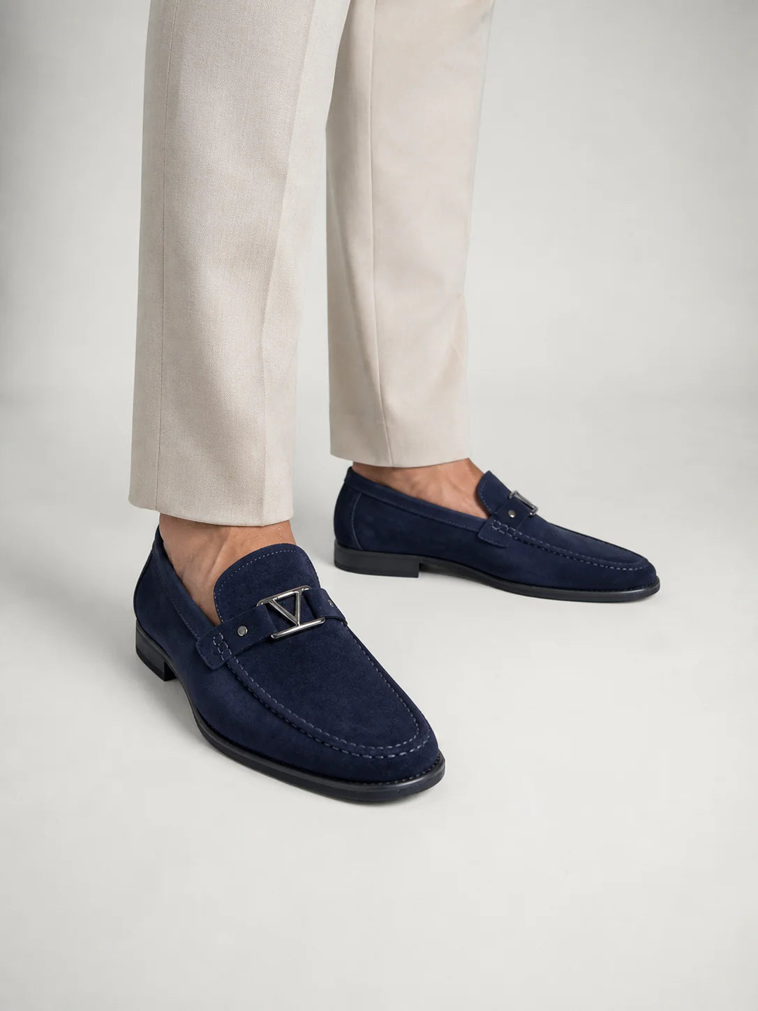 Męskie mokasyny z metalową ozdobą, noski typu moc toe, eleganckie buty
