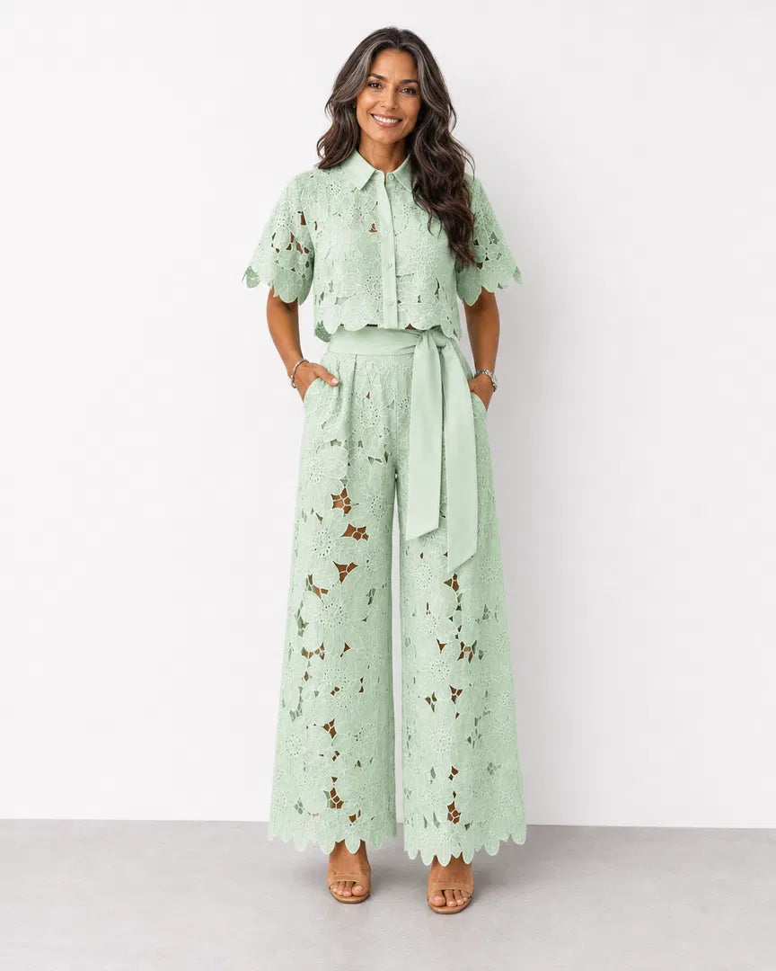 Ensemble coordonné pour femme en dentelle ajourée – chemise courte et pantalon palazzo pour les événements du printemps et de l’été