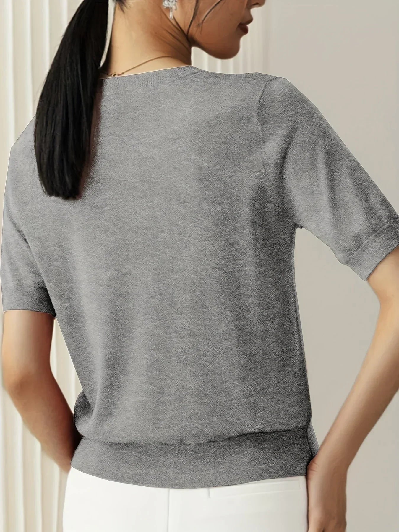 Women’s Fine Knit Sweater with Short Sleeves and Ribbed Trim