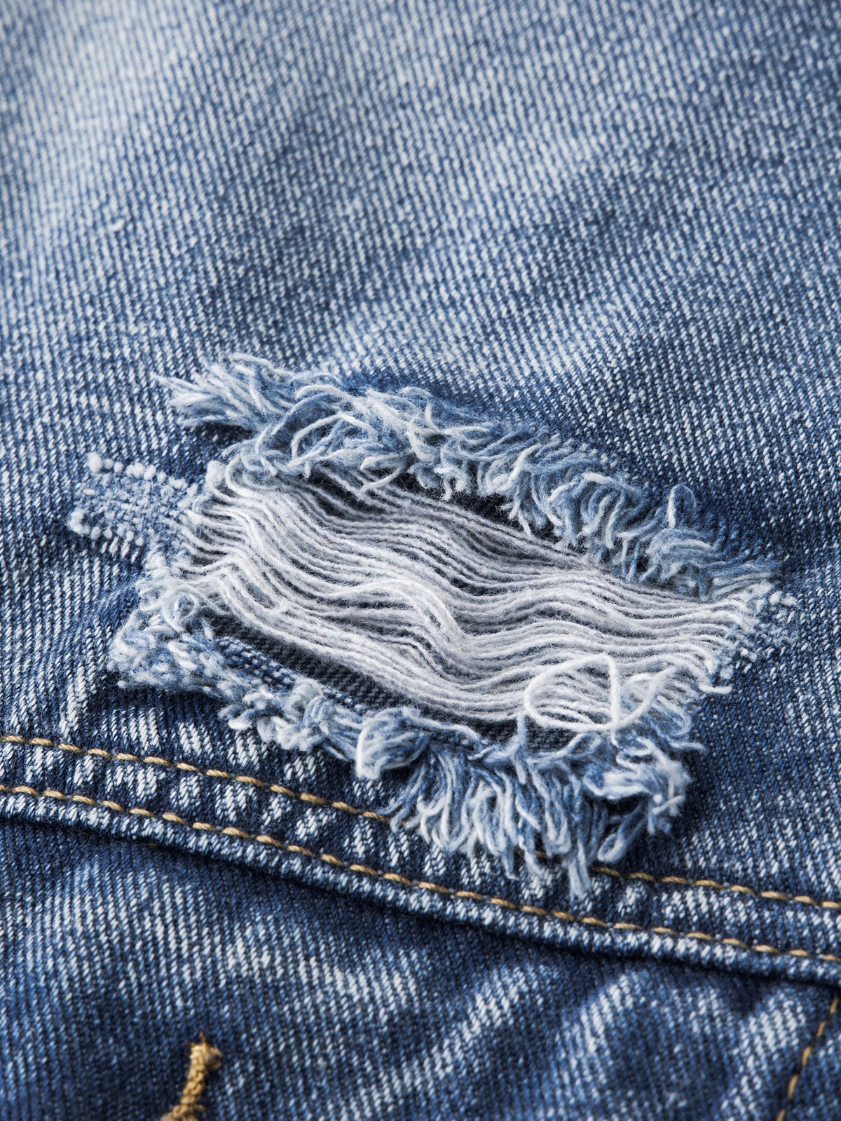Herren-Jeansjacke im Vintage-Distressed-Look – Verwaschene Baumwolljacke mit Knopfleiste, Farbspritzern und praktischen Taschen für lässige Streetwear