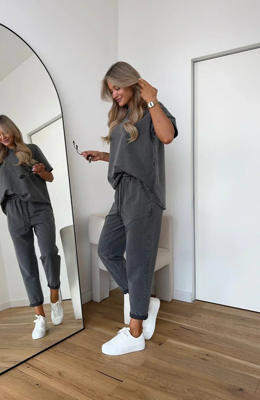 Dámská domácí souprava z bavlněné směsi – oversized tričko a šortky se stahovací šňůrkou na doma, cestování a vyřizování pochůzek