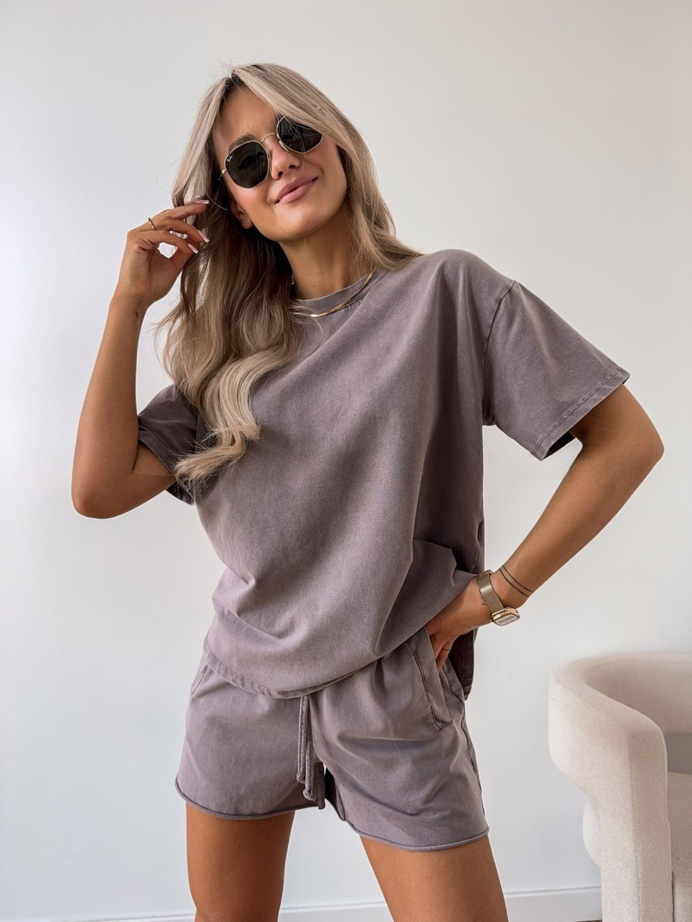 Dámská domácí souprava z bavlněné směsi – oversized tričko a šortky se stahovací šňůrkou na doma, cestování a vyřizování pochůzek