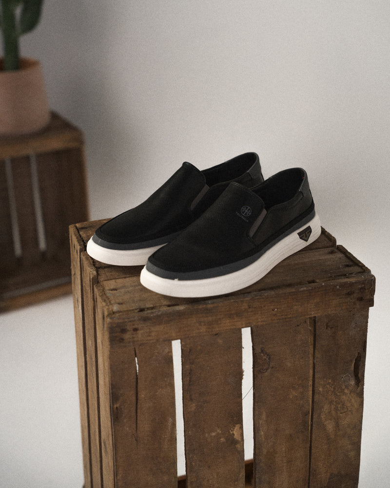 Férfi könnyű bőr slip-on mindennapi kényelmi edzőcipők