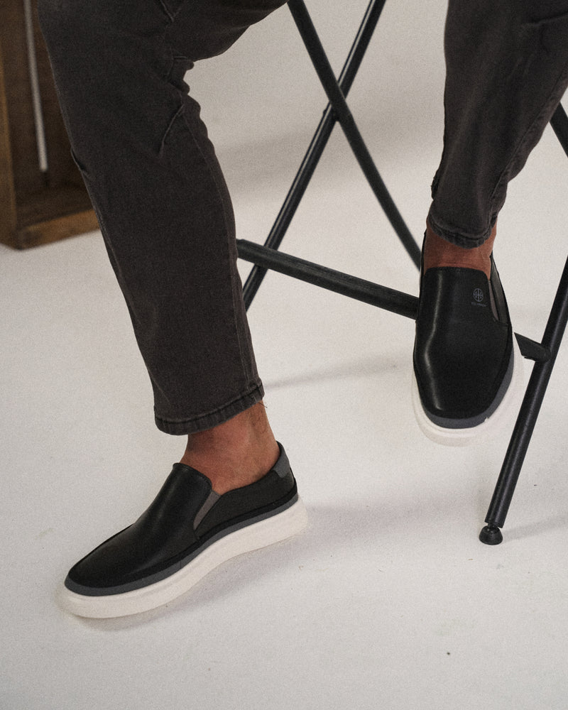 Férfi könnyű bőr slip-on mindennapi kényelmi edzőcipők