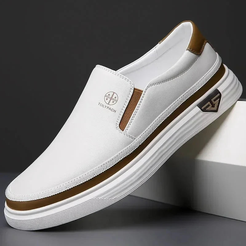 Férfi könnyű bőr slip-on mindennapi kényelmi edzőcipők