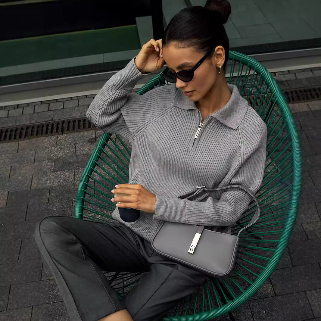 Ribstrikket sweater til kvinder med lynlås i halsen – blød strik med krave til kontor og weekendbrug