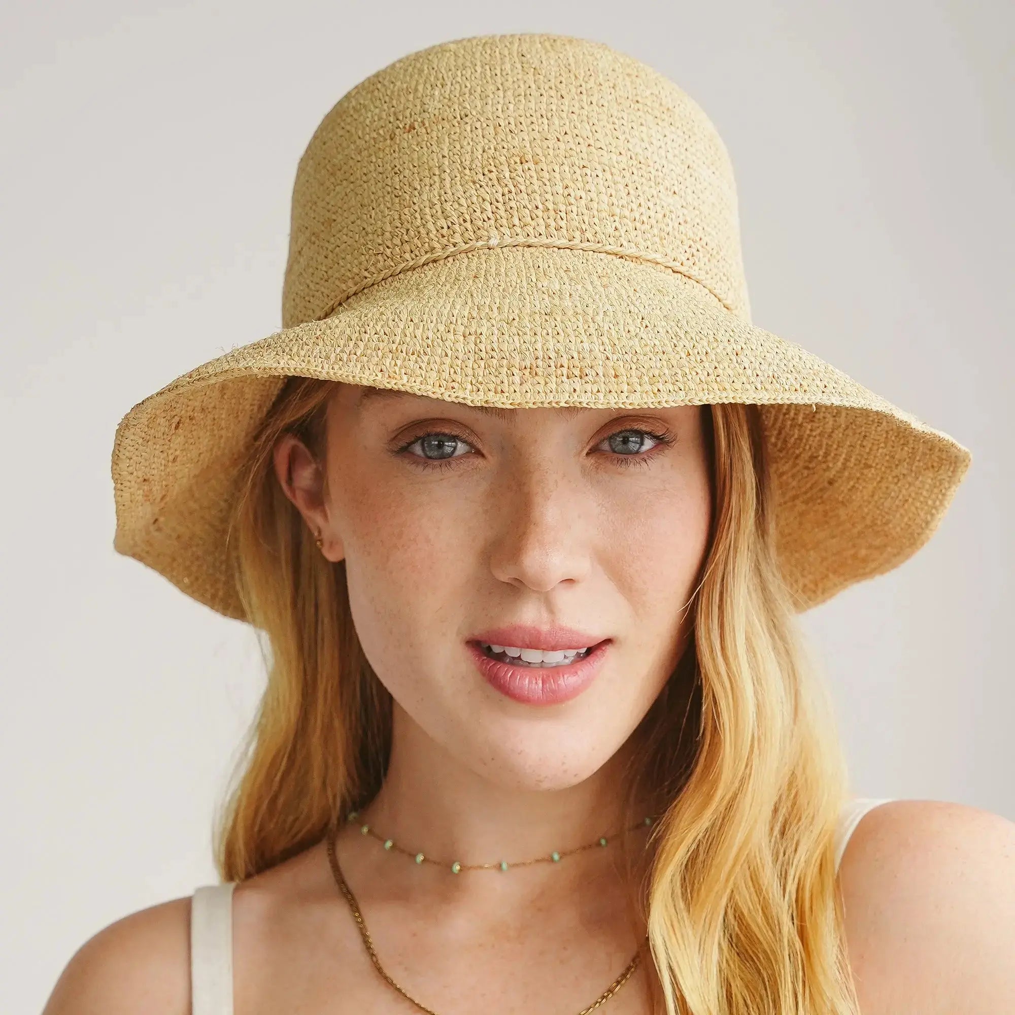 Women’s Raffia Cloche Sun Hat Rollable Travel Design