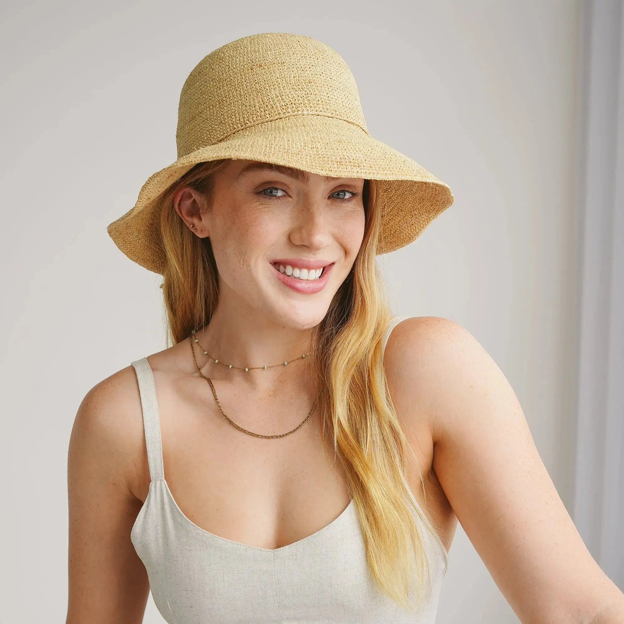 Women’s Raffia Cloche Sun Hat Rollable Travel Design